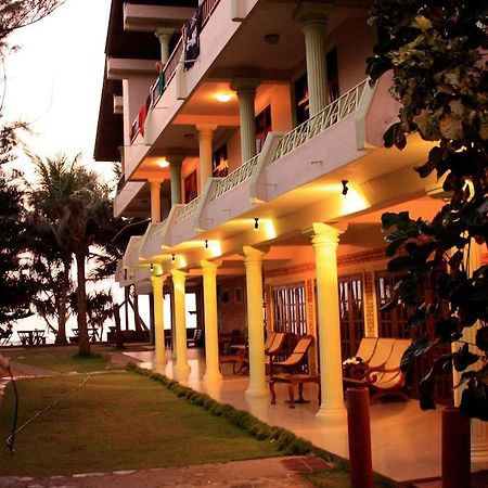 Time N Tide Beach Resort Hikkaduwa Buitenkant foto