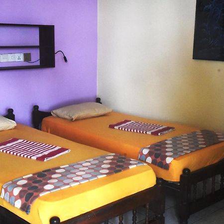 Time N Tide Beach Resort Hikkaduwa Buitenkant foto