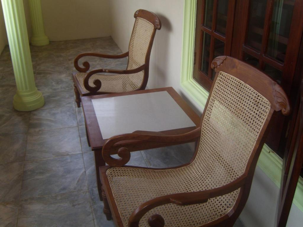 Time N Tide Beach Resort Hikkaduwa Kamer foto
