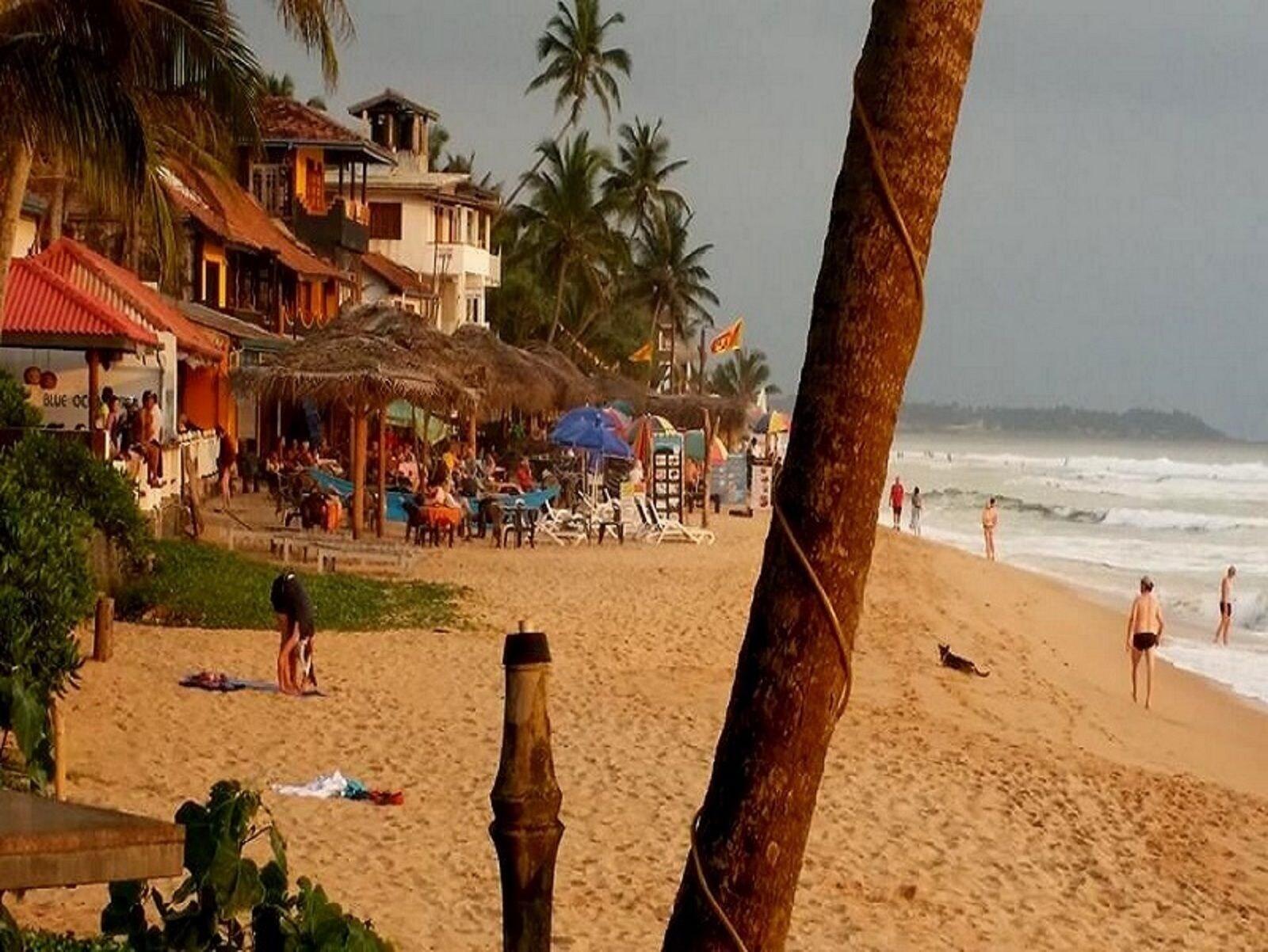 Time N Tide Beach Resort Hikkaduwa Buitenkant foto