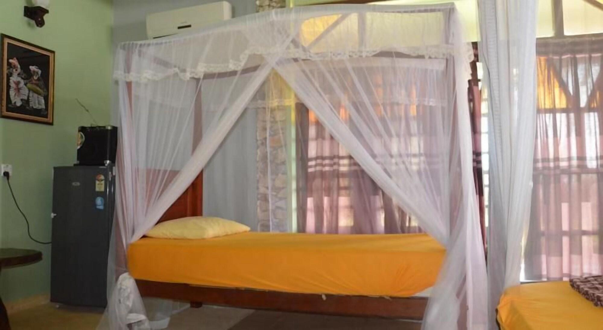 Time N Tide Beach Resort Hikkaduwa Buitenkant foto