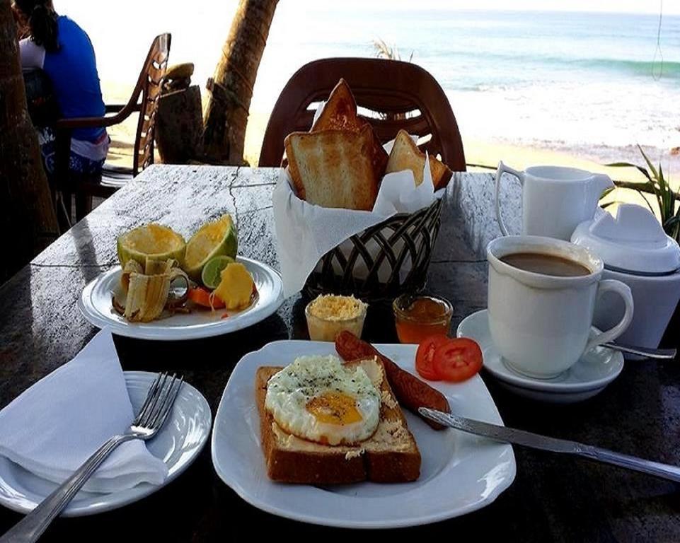 Time N Tide Beach Resort Hikkaduwa Buitenkant foto