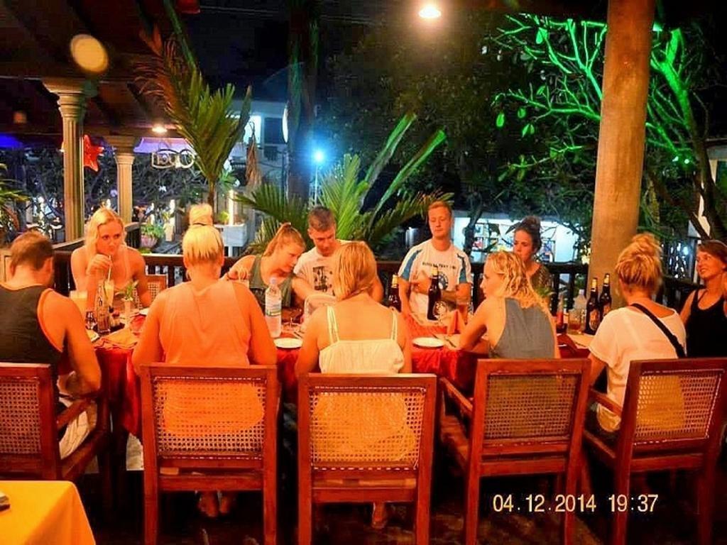 Time N Tide Beach Resort Hikkaduwa Buitenkant foto