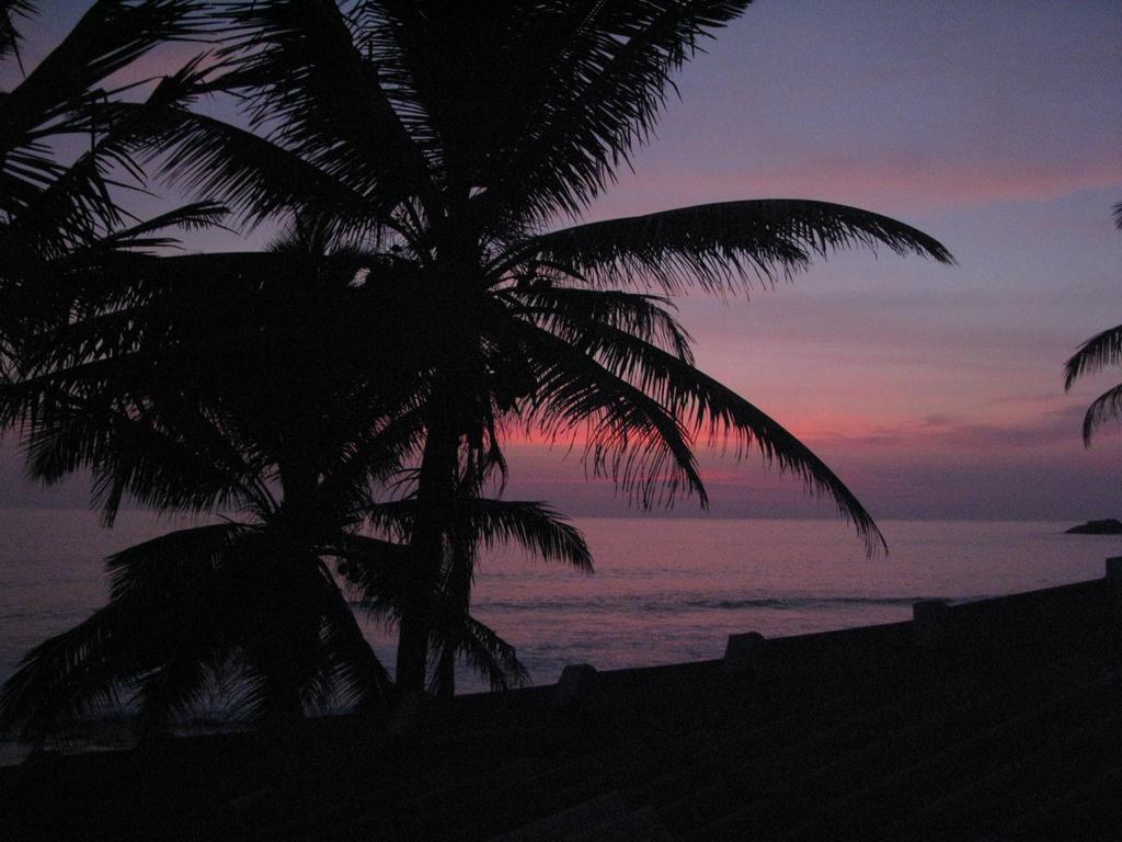 Time N Tide Beach Resort Hikkaduwa Buitenkant foto