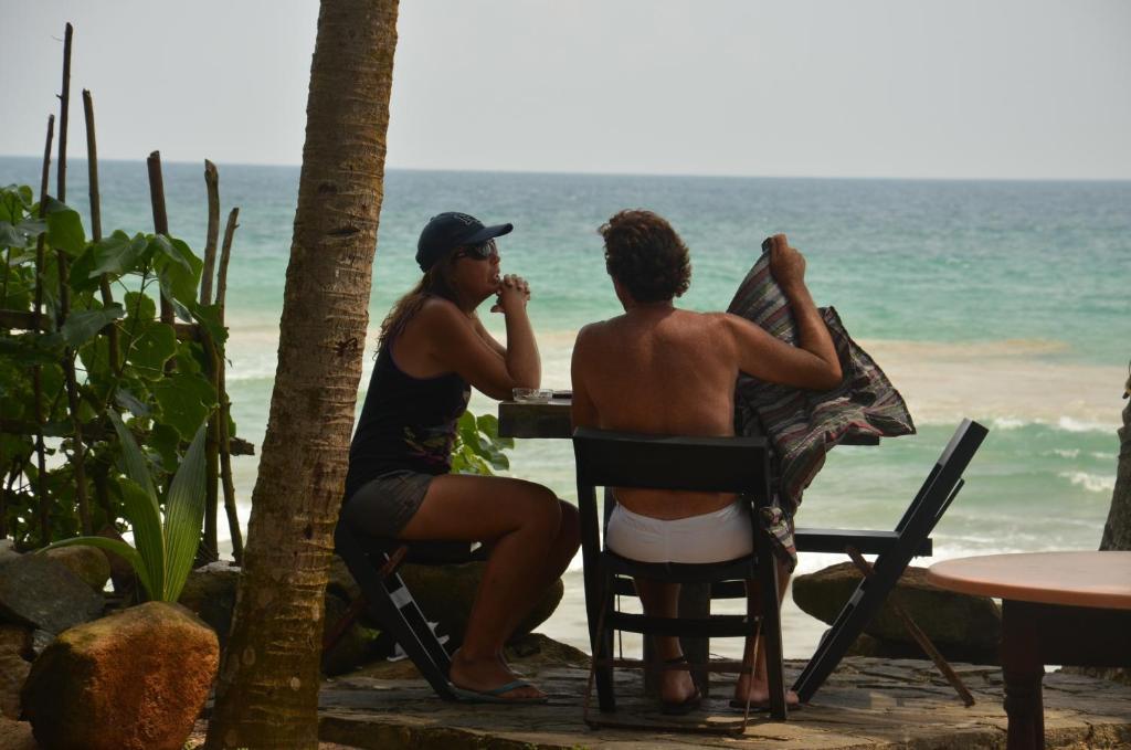 Time N Tide Beach Resort Hikkaduwa Buitenkant foto