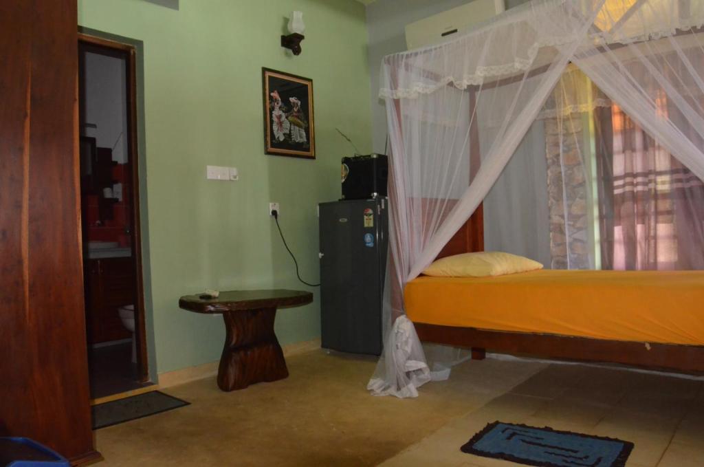 Time N Tide Beach Resort Hikkaduwa Kamer foto