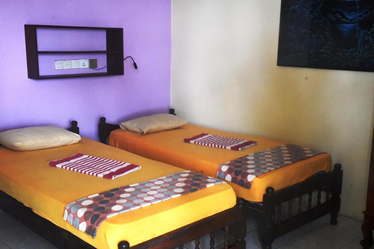 Time N Tide Beach Resort Hikkaduwa Buitenkant foto